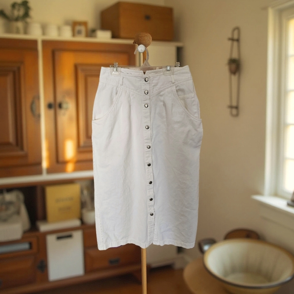 EUC Liz Sport White Button-Down Skirt Demin
